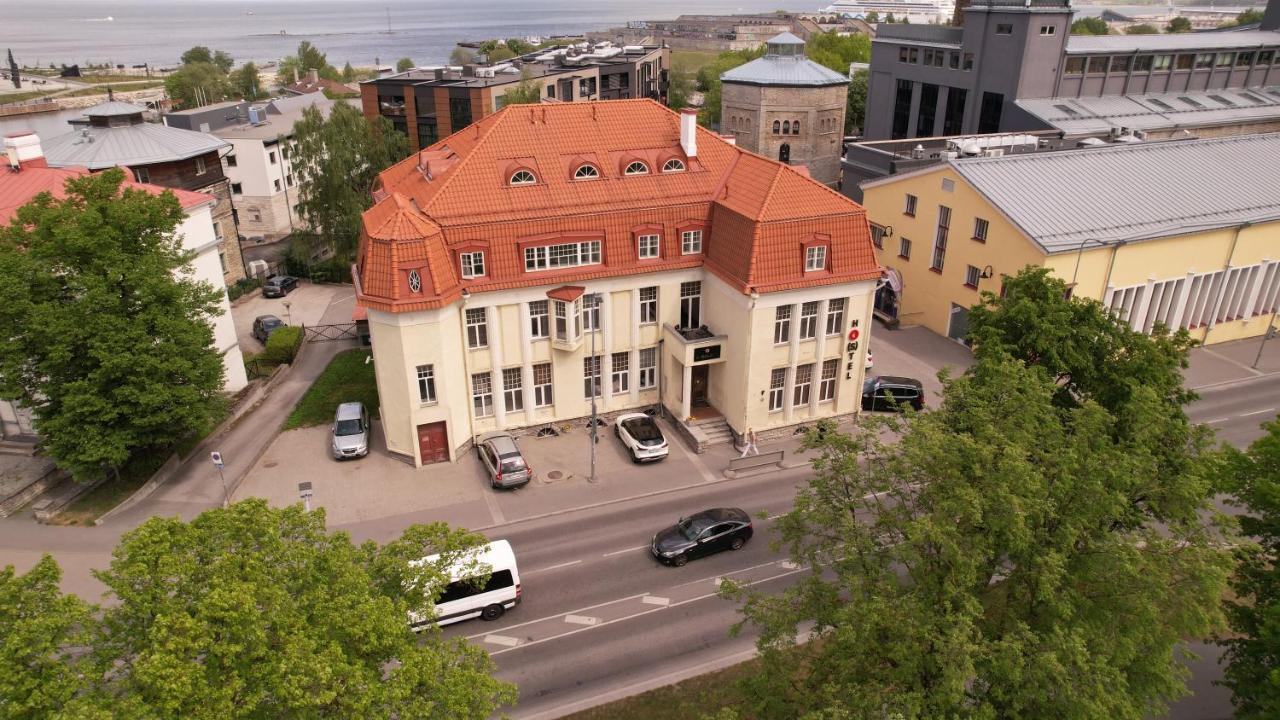 16Eur - Fat Margaret'S Hostel Tallinn Exterior photo